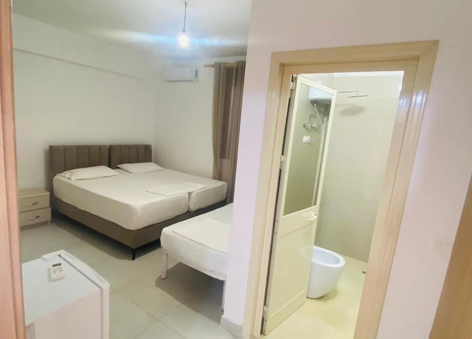 Pensjonat Vacation House Villa Roni Durrës